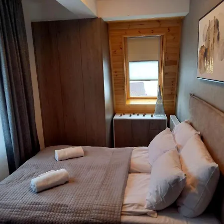 Nivalis A16 * Τζαχορίνα